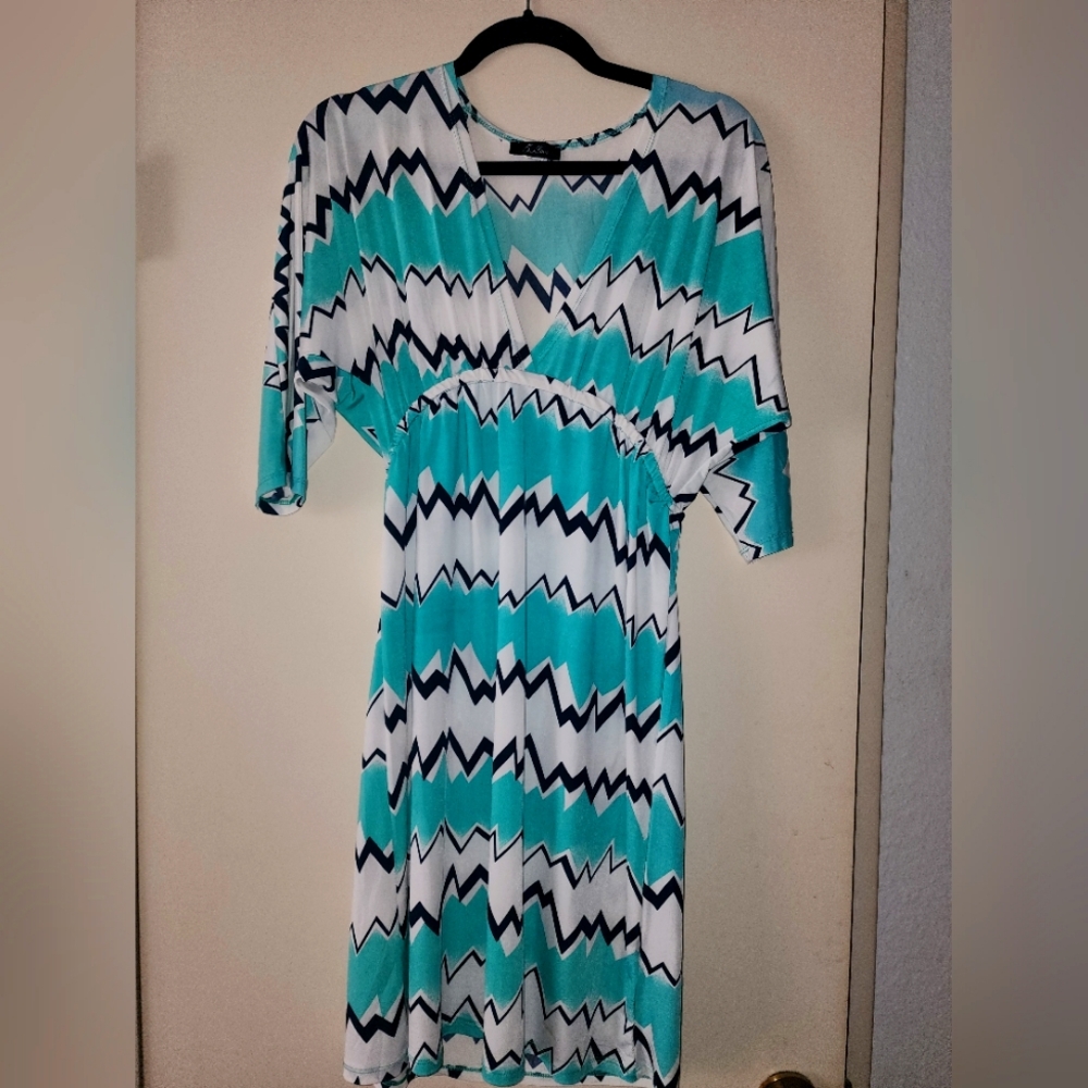 Lightweight summer dress Size: MED